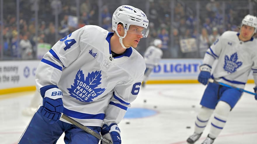 Canucks Sign David Kampf to 1-Year, Low Cost Deal