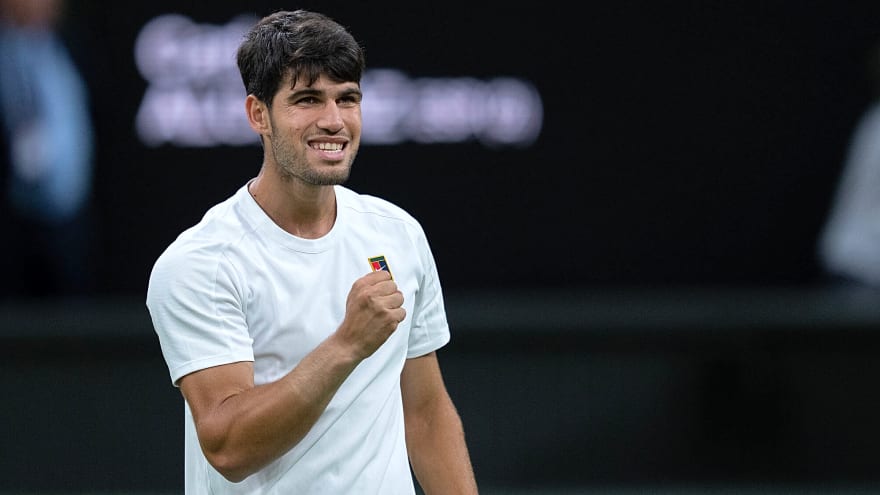 Carlos Alcaraz hit a ridiculous winner against Andrey Rublev