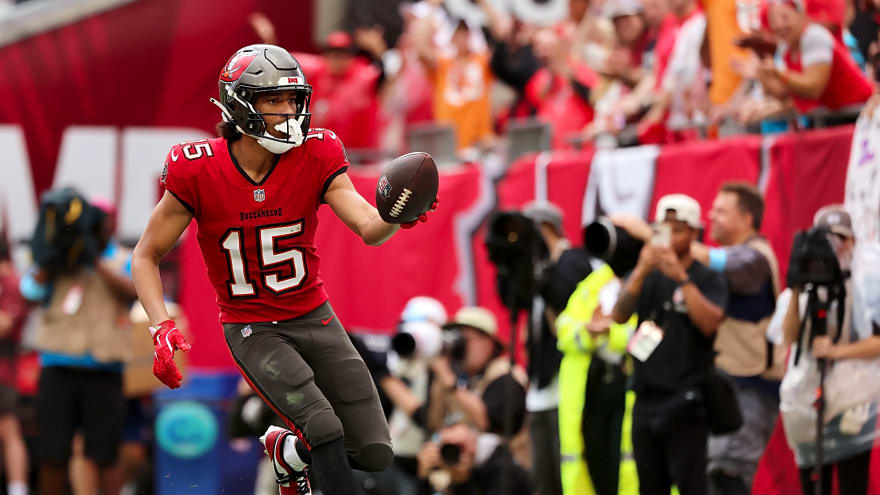 Report: Buccaneers’ WR Has Broken Bones In Neck