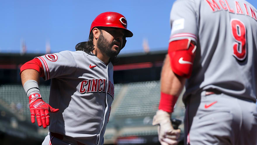Reds stun Giants with an outrageously rare comeback