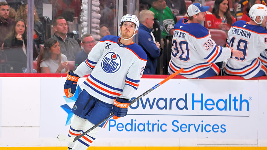 Evaluating if the Edmonton Oilers should sign Jack Roslovic for next season