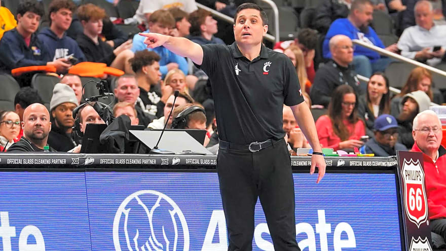 Wes Miller Dubs Cincinnati as ‘One of the Best Teams in the Country’ With a Caveat