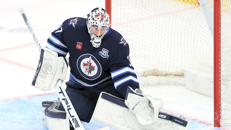 Winnipeg & San Jose Reportedly Engaged in Hellebuyck Trade Talks