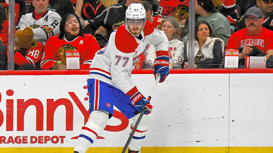Knee operation: Kirby Dach not yet back on his feet