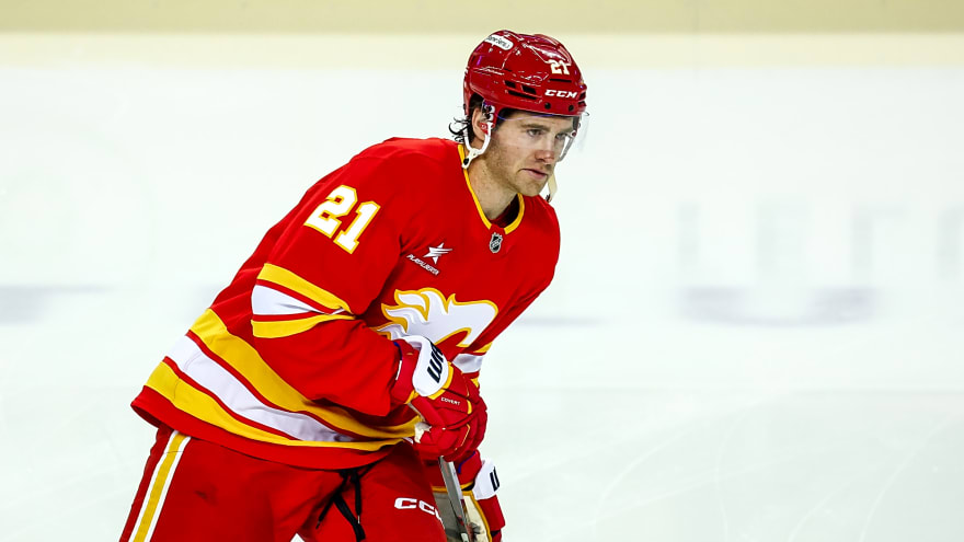 Mammoth assign Kevin Rooney to AHL