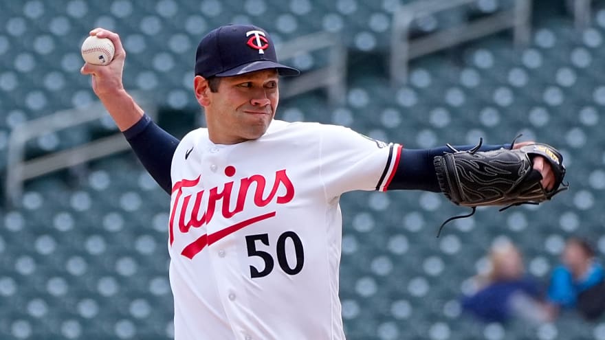 Twins add utility man Ben Ross and reliever Garrett Acton as September call-ups