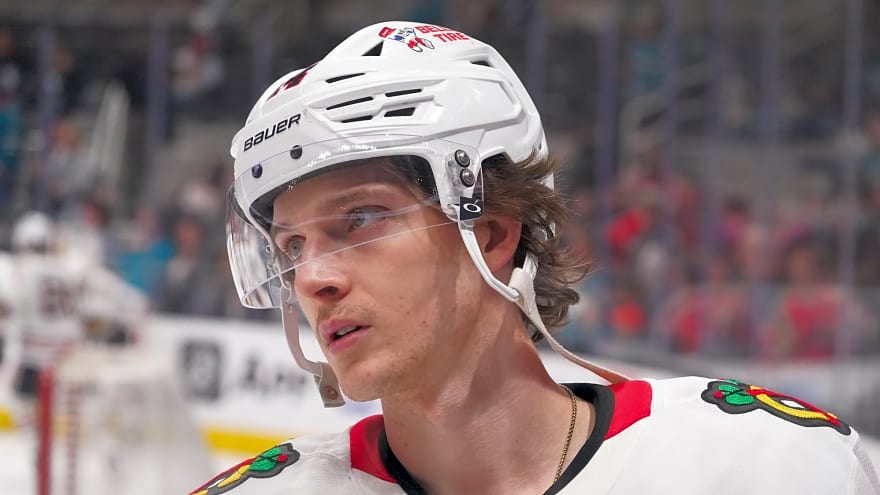 Blackhawks re-sign Kevin Korchinski to two-year contract