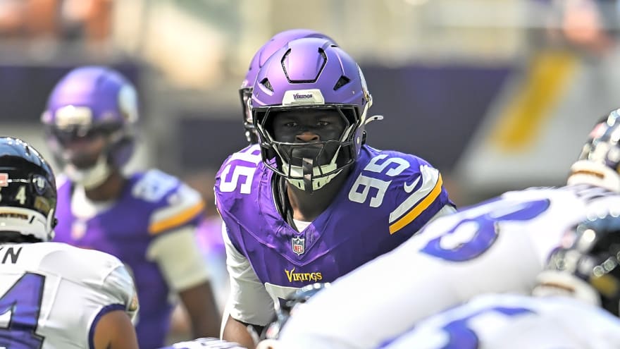 PFF's horrid grade for Caleb Banks doesn't match Vikings coach's praise