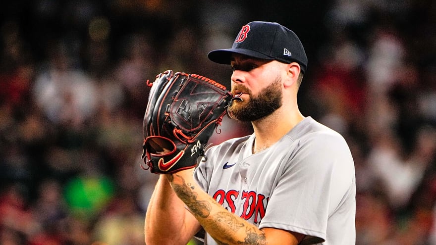 Report: Braves showing interest in two veteran starting pitchers