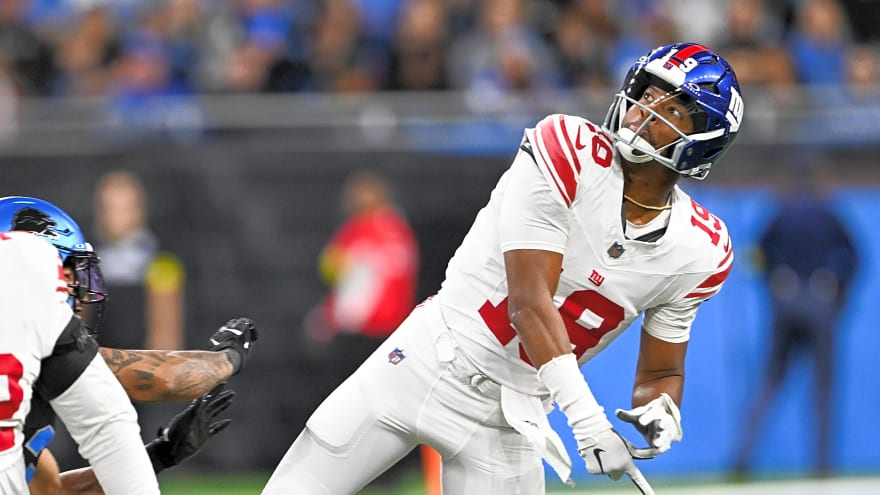 Jameis Winston throws TD pass on an awesome trick play