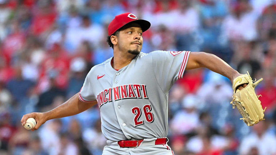 Cincinnati Reds Notes: Elly to IL, Burns Scratched, & Arroyo’s 1st Career Hit