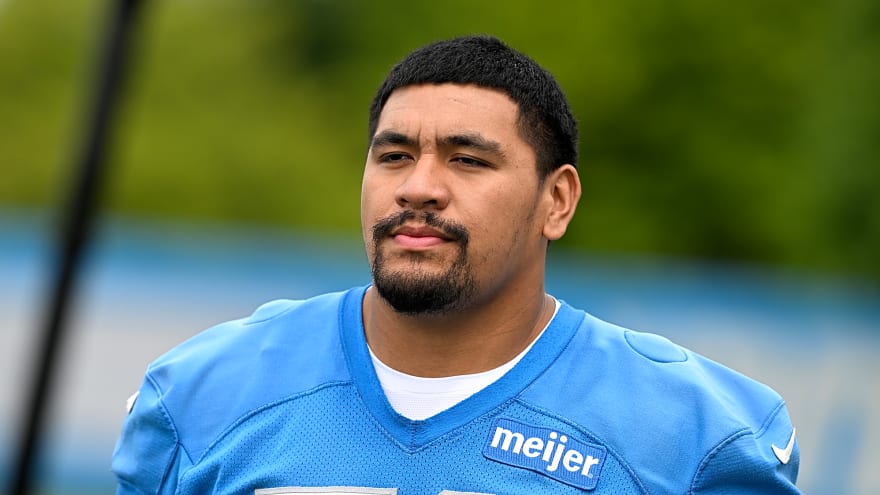 Penei Sewell’s iconic Aaron Donald standoff dragged into latest OT praise