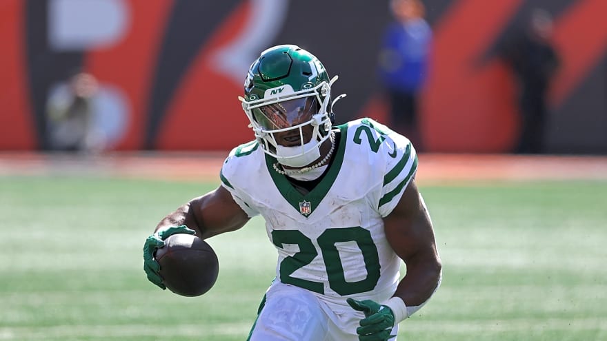 Breece Hall reacts to getting franchise tag from Jets