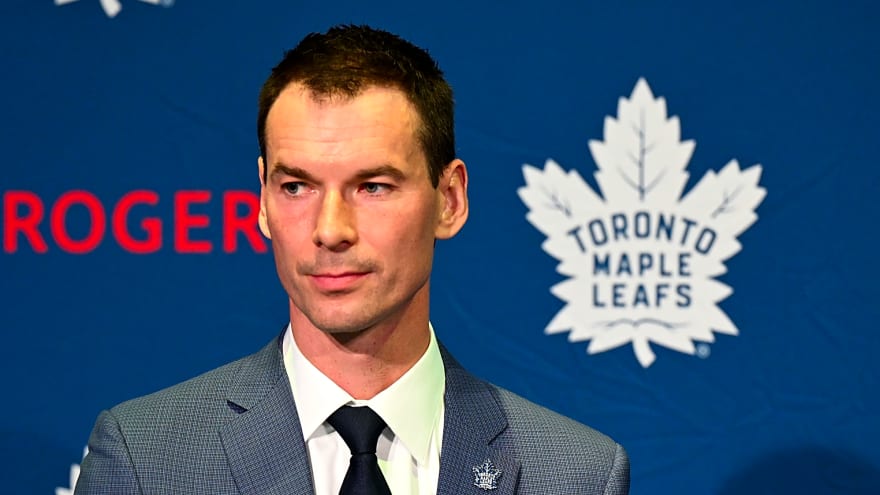Maple Leafs extend qualifying offers to five players, let two RFAs walk