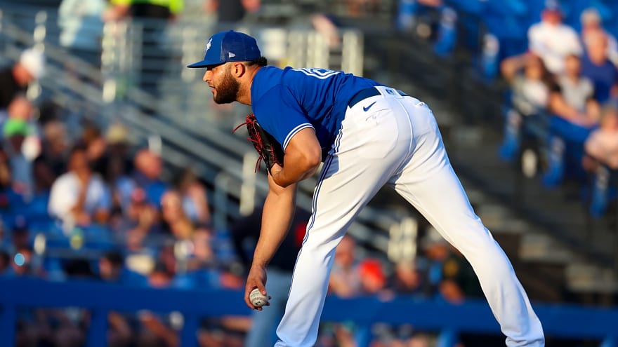 Diamondbacks Sign Junior Fernandez To Minor League Contract