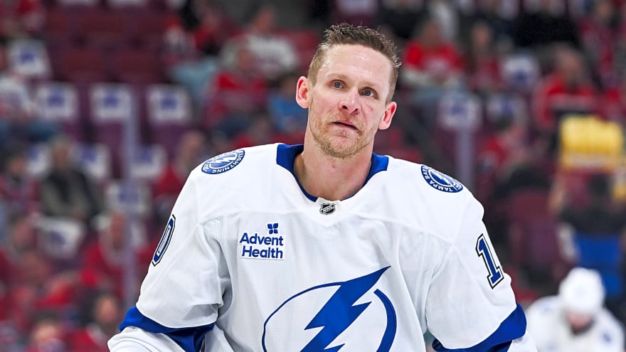 Lightning’s Corey Perry, Oliver Bjorkstrand To Reach Free Agency