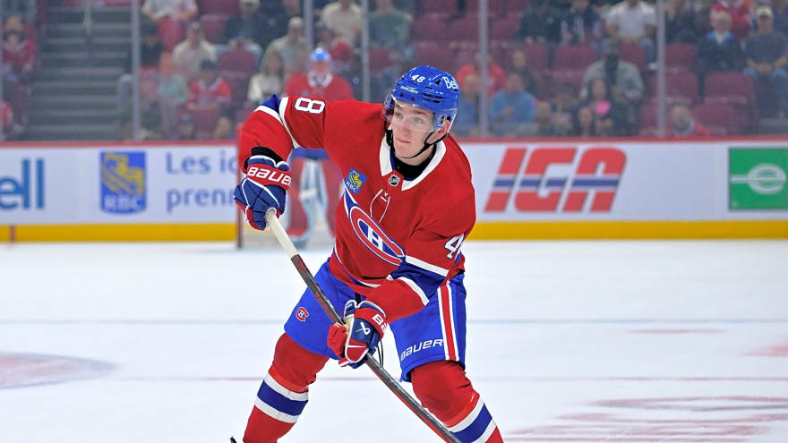 Montréal Canadiens Extend Lane Hutson