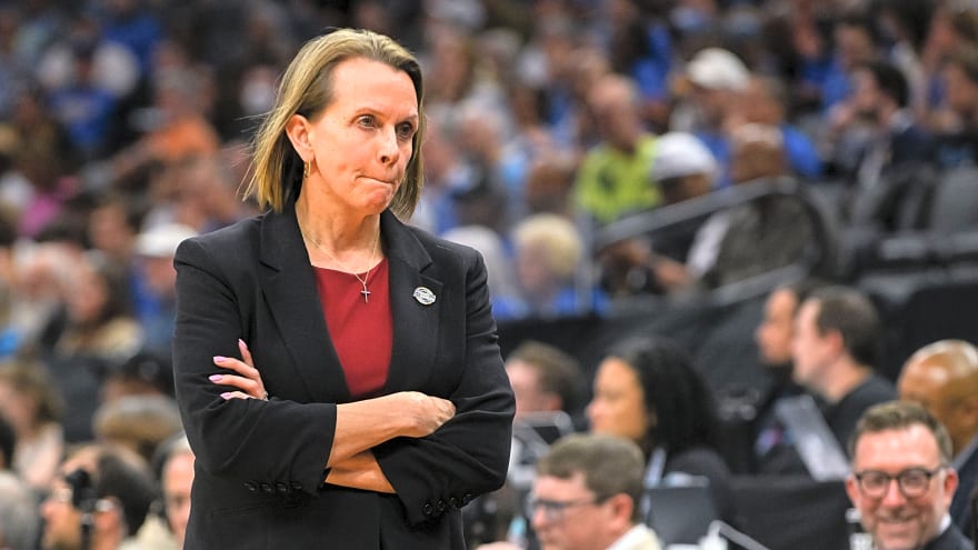 Replacing Amaya Battle will be key for Gophers. Dawn Plitzuweit has a plan