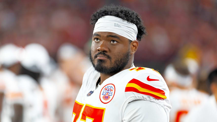 Kansas City Chiefs&#39; offensive line depth takes a hit hours before kickoff of crucial game against Denver Broncos in Week 11