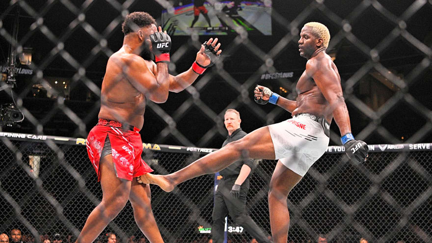 Rising heavyweight who scored 82-second KO after 18-hour flight fires dig at Tom Aspinall