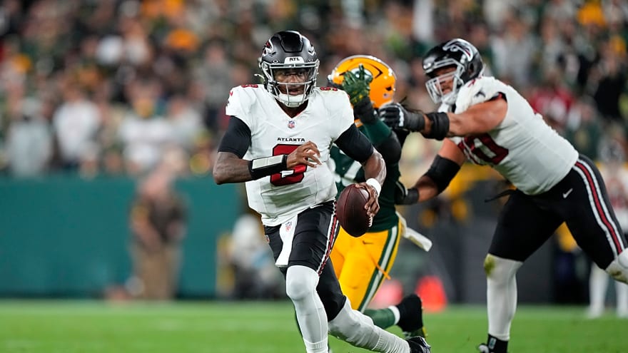 Falcons find themselves at the top of messy NFC South