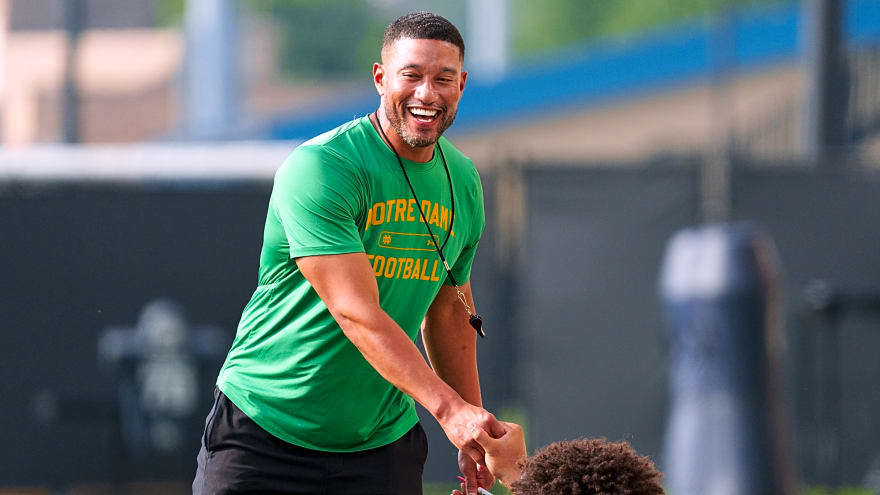 Projecting Notre Dame’s full offensive depth chart after Fall camp ends: Key position battles and breakout candidates