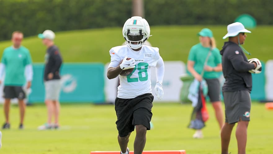 Dolphins Star RB Has Sights Set on Rushing Title in 2026