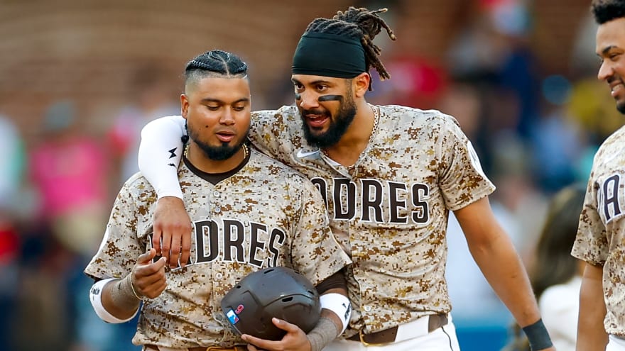 Fernando Tatis Jr. nails runner at third with great throw
