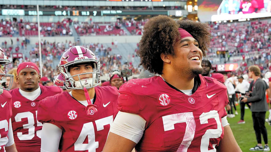 Alabama starting center sends message to his teammates as OL competition continues