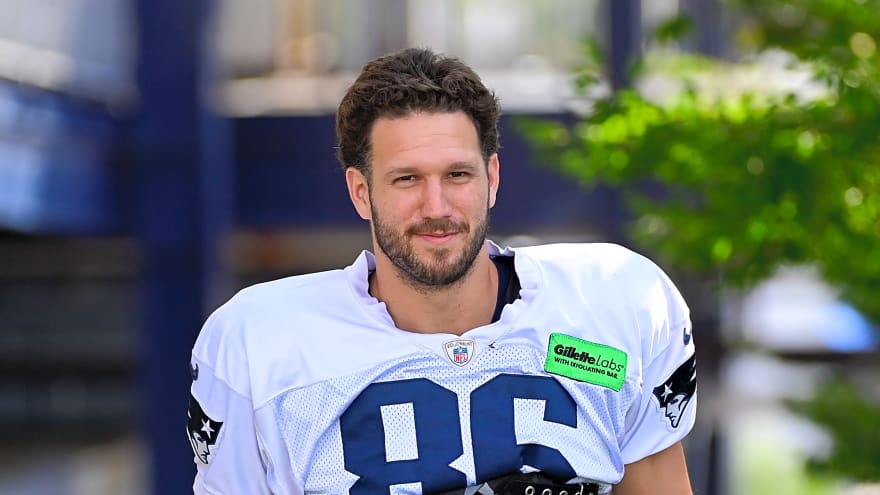 Commanders Sign TE Anthony Firkser