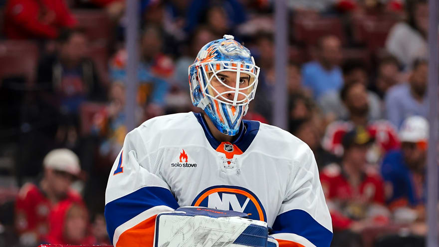 Sharks to recall Jakub Skarek