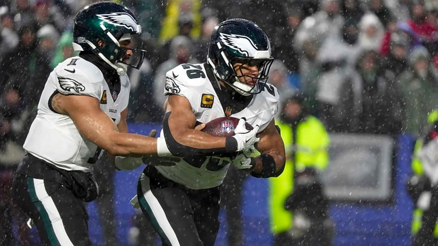 Saquon Barkley Closing On Eagles Record Against Good Friend