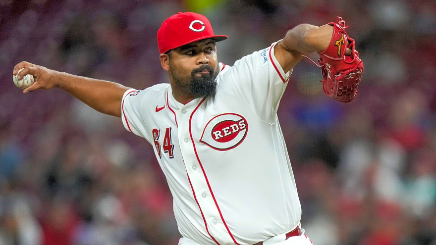 Reds’ Tony Santillan Likely To Require Hip Surgery