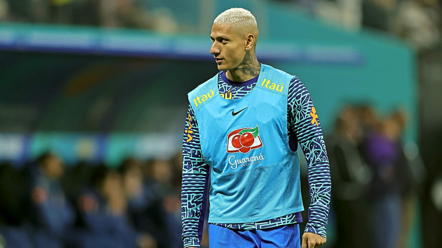 Galatasaray and Fenerbahce battle it out for 27-year-old Tottenham Hotspur star