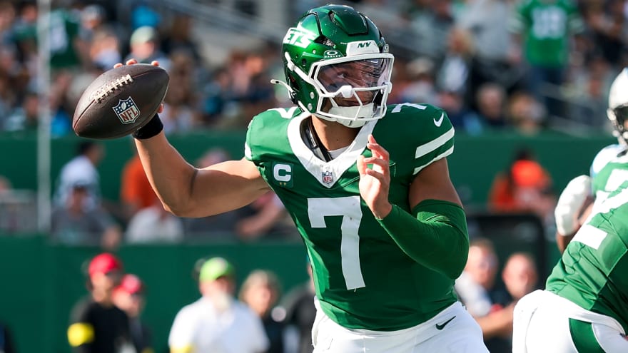Jets expected to make change at QB