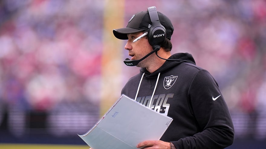 Raiders’ Snap Count Observations: Klint Kubiak Makes Questionable Choices in Week 5 Loss to Patriots