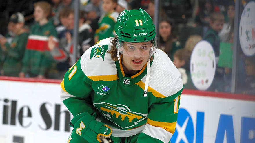 Islanders sign former third-round pick to a one-year deal