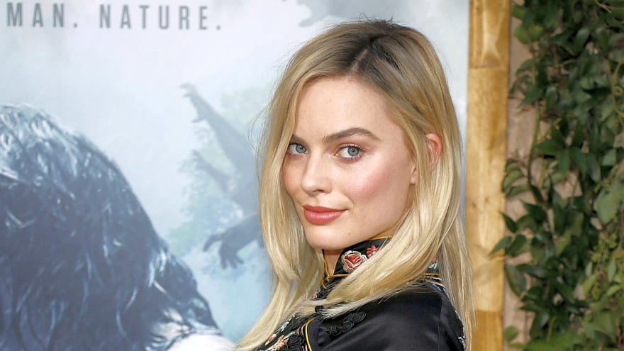 Margot Robbie may star in remake of cult classic from Tim Burton