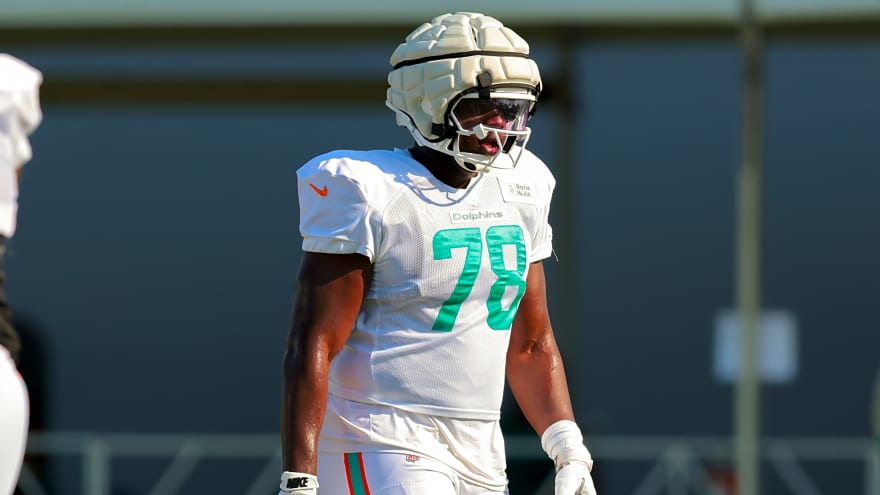 Dolphins To Release G James Daniels, WR Nick Westbrook-Ikhine