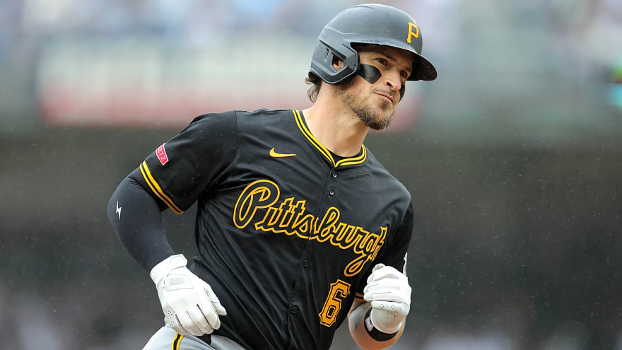 Red Sox release catcher Yasmani Grandal