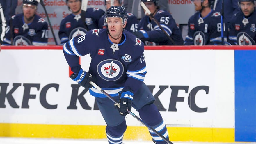 Would a contender be interested in acquiring Jonathan Toews?