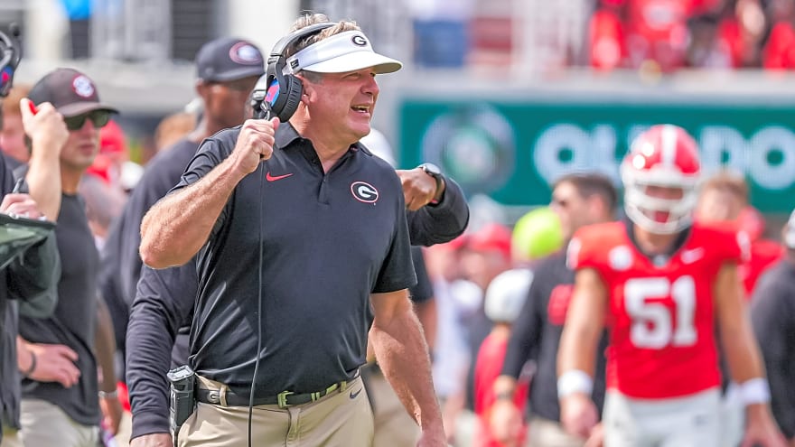 How much is Georgia favored to beat Auburn by to open the week?