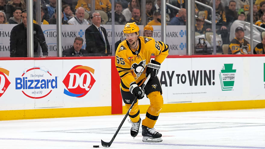 Erik Karlsson Predicted to Land with the Maple Leafs