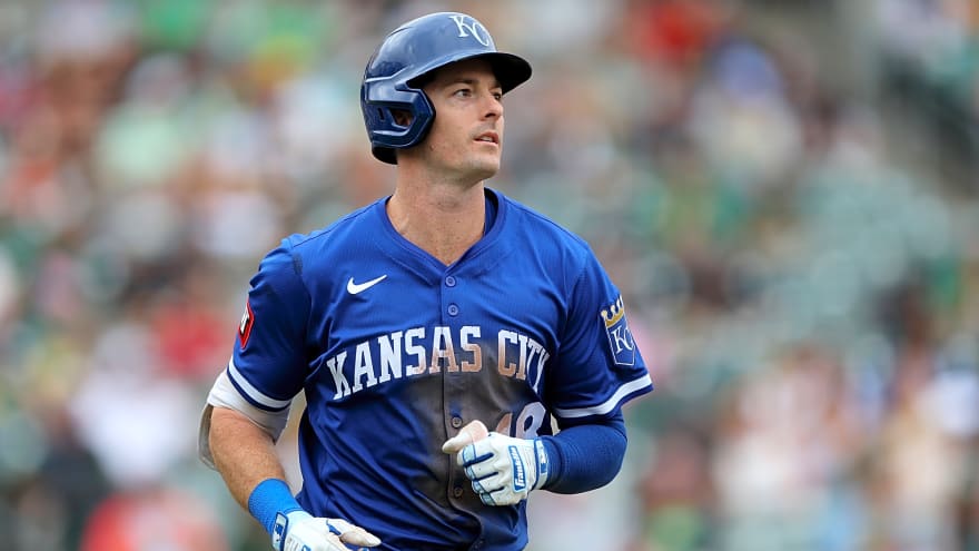 Royals interested in re-signing Mike Yastrzemski, Adam Frazier