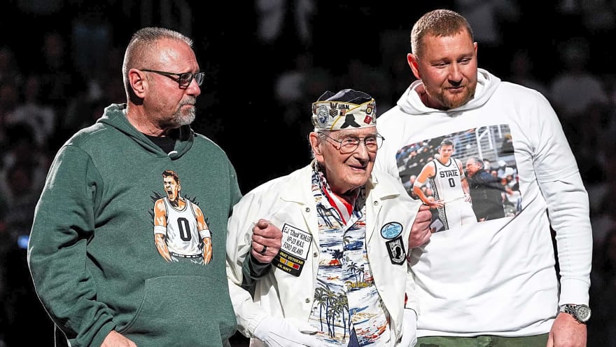 Michigan State Basketball Honors 102-Year-Old Pearl Harbor Survivor