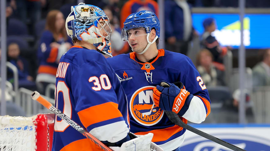 Alexander Romanov Signs Eight-Year Extension with Islanders