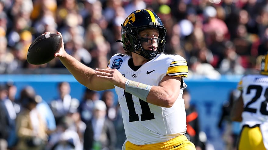 Steelers Linked To Horrifying QB Prospect In 2026 NFL Draft