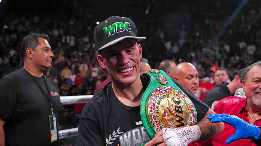 Devin Haney, David Benavidez make statements on 'Night of Champions' card