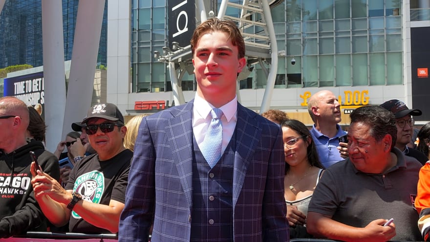 Flyers Expected to Sign Top Prospect Porter Martone