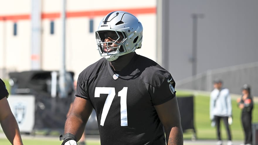 Las Vegas Raiders position coach is giving a player praise that the fan base feels could lose a battle in training camp